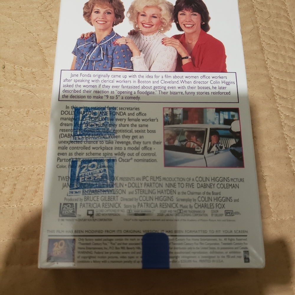 9 to 5 Factory Sealed VHS Tape - Picture 2 of 3